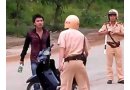 Người thi hành công vụ được nổ súng phòng vệ khi nào?